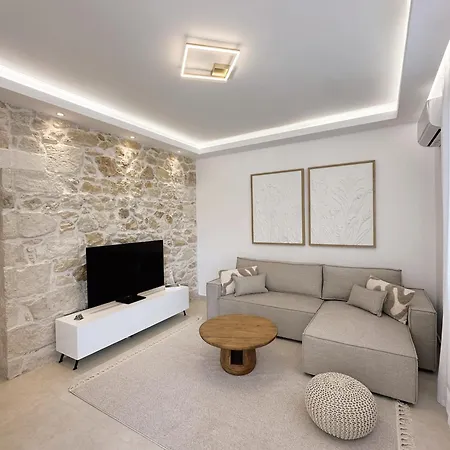 Dida Stone * Hriszí Aktí Haniá